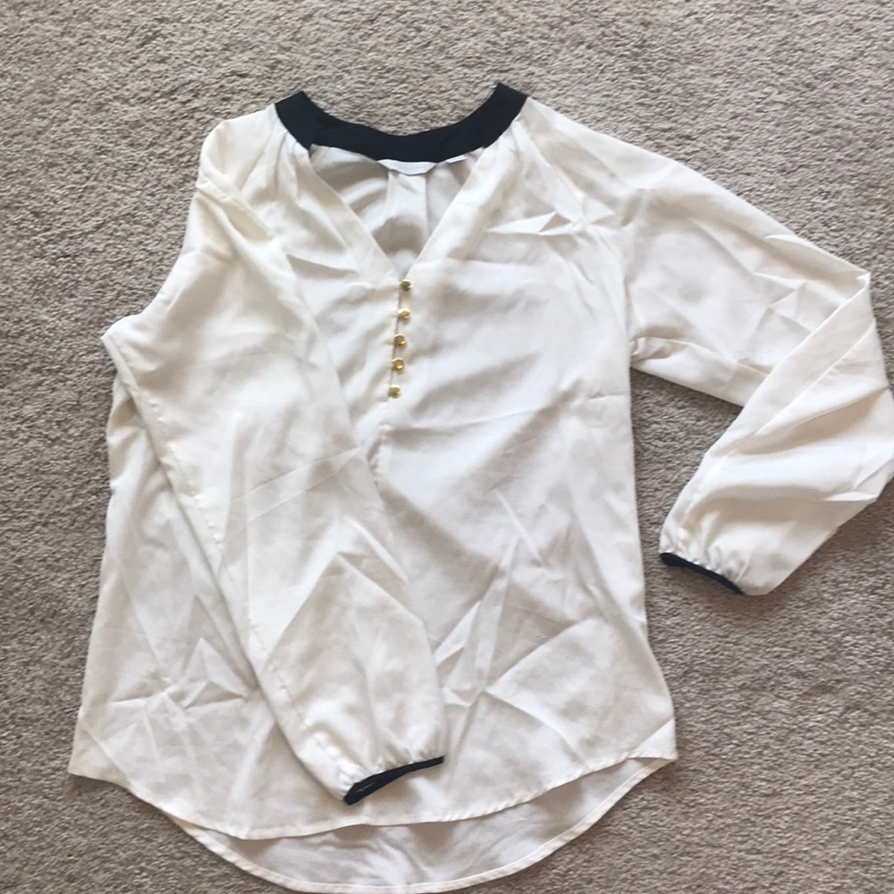 Long sleeve white and black top